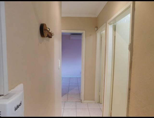 2 BEDROOM SECTIONAL TITLE TO LET IN MONTCLAIR